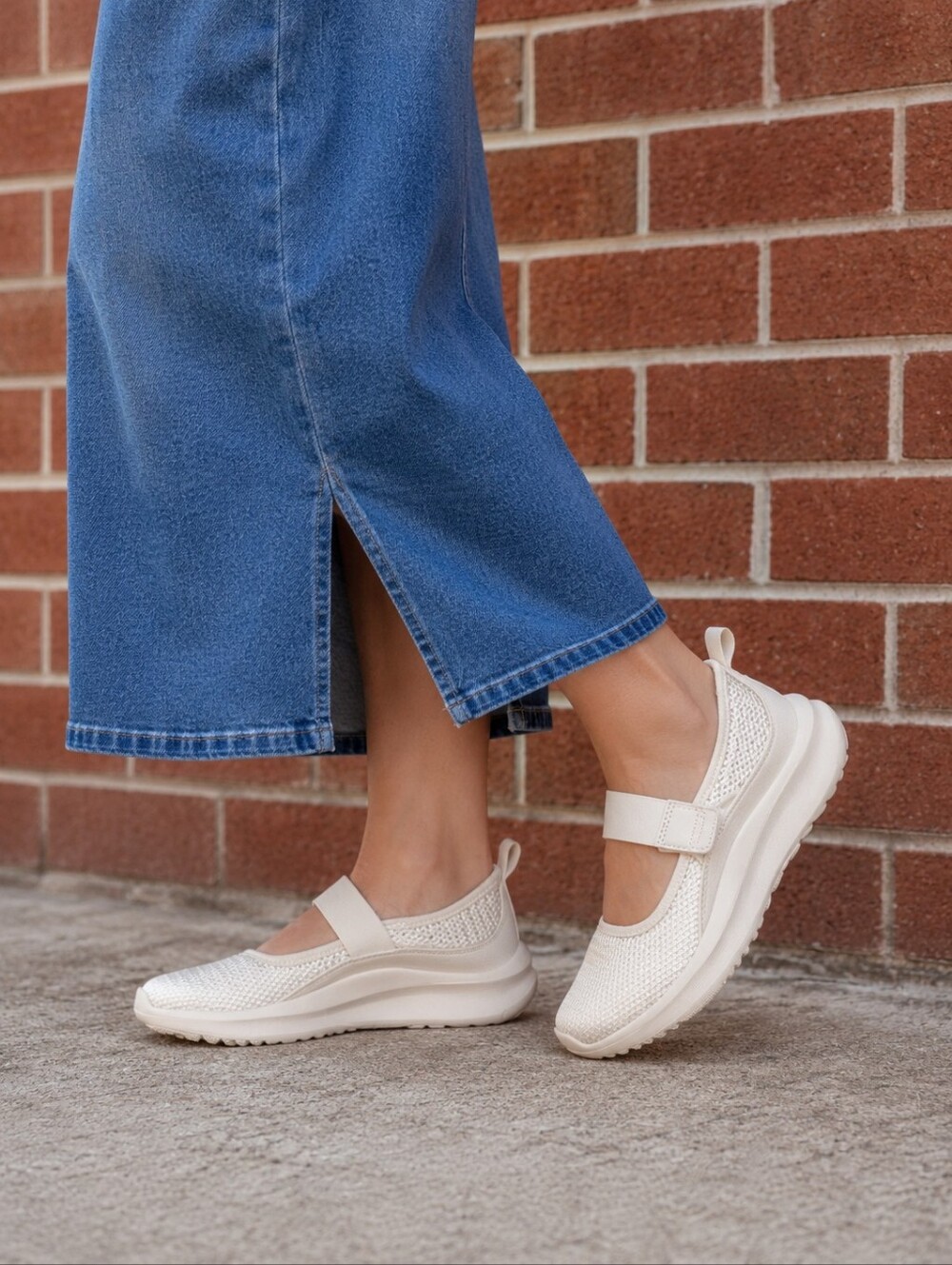 Clarks Women's NEW Size 9: Solevana Jane Mary Jane - White